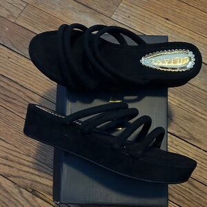 Liliana Black Strappy Women's Sandals